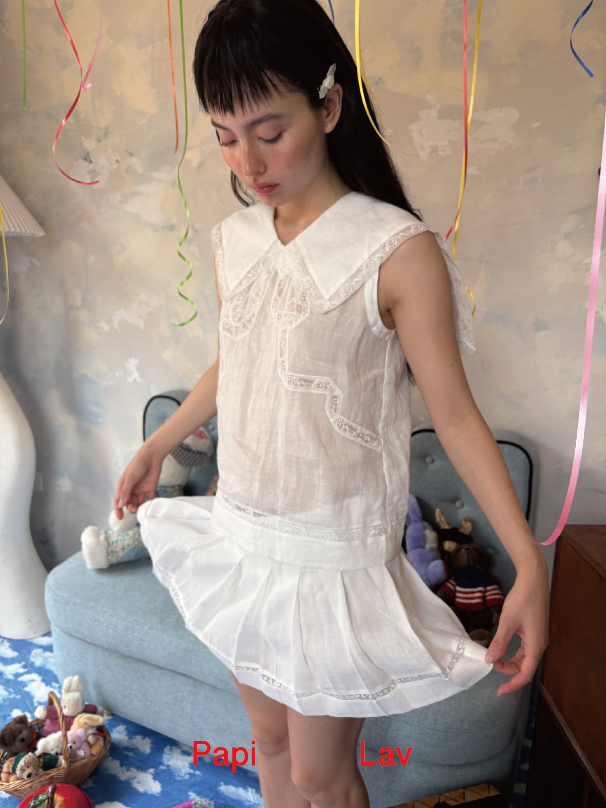 WHITE INNOCENCE PLEATED SKIRT