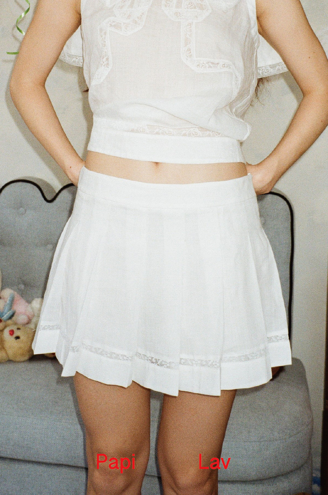 WHITE INNOCENCE PLEATED SKIRT