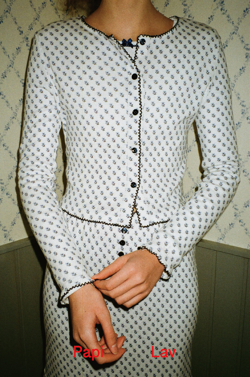 BLUE FLORAL PRINT OMA CARDIGAN