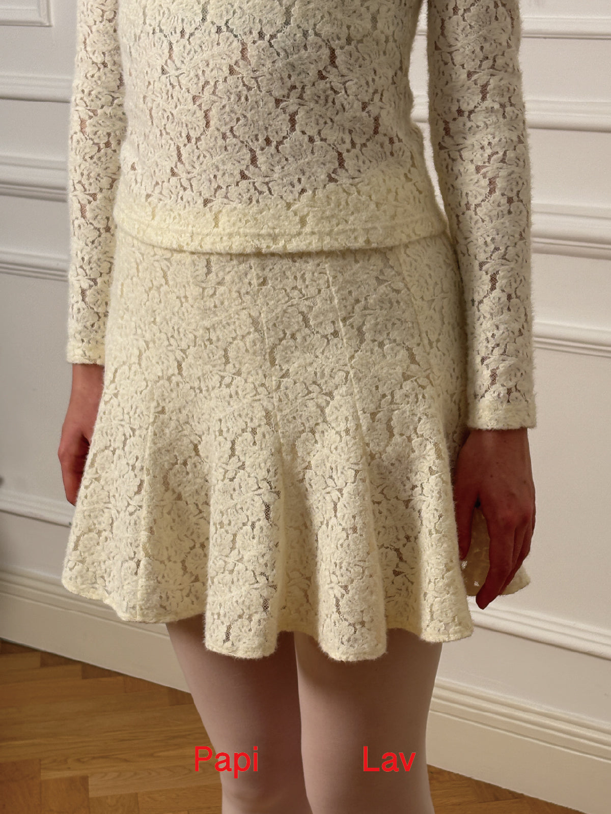 CREAM LACE ROSE TOP AND VAGUS SKIRT SET