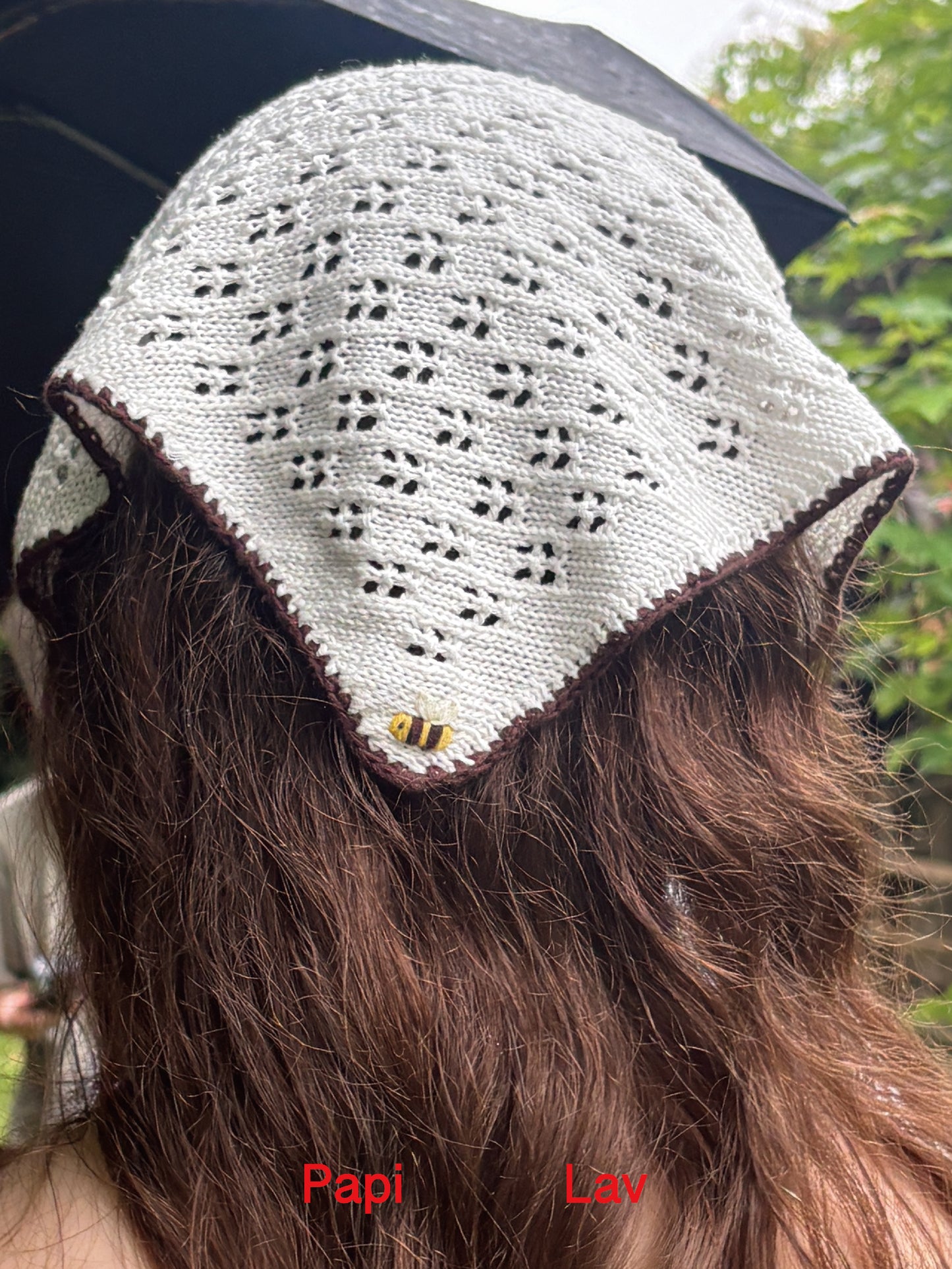 BEIGE BEE KNITTING SET