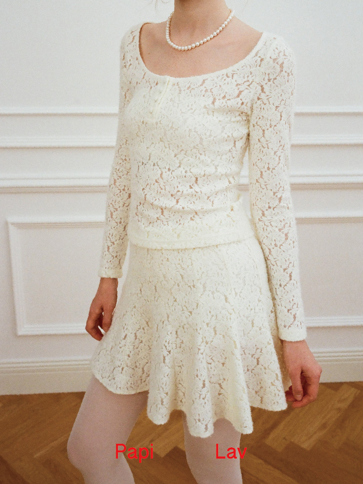 CREAM LACE ROSE TOP AND VAGUS SKIRT SET