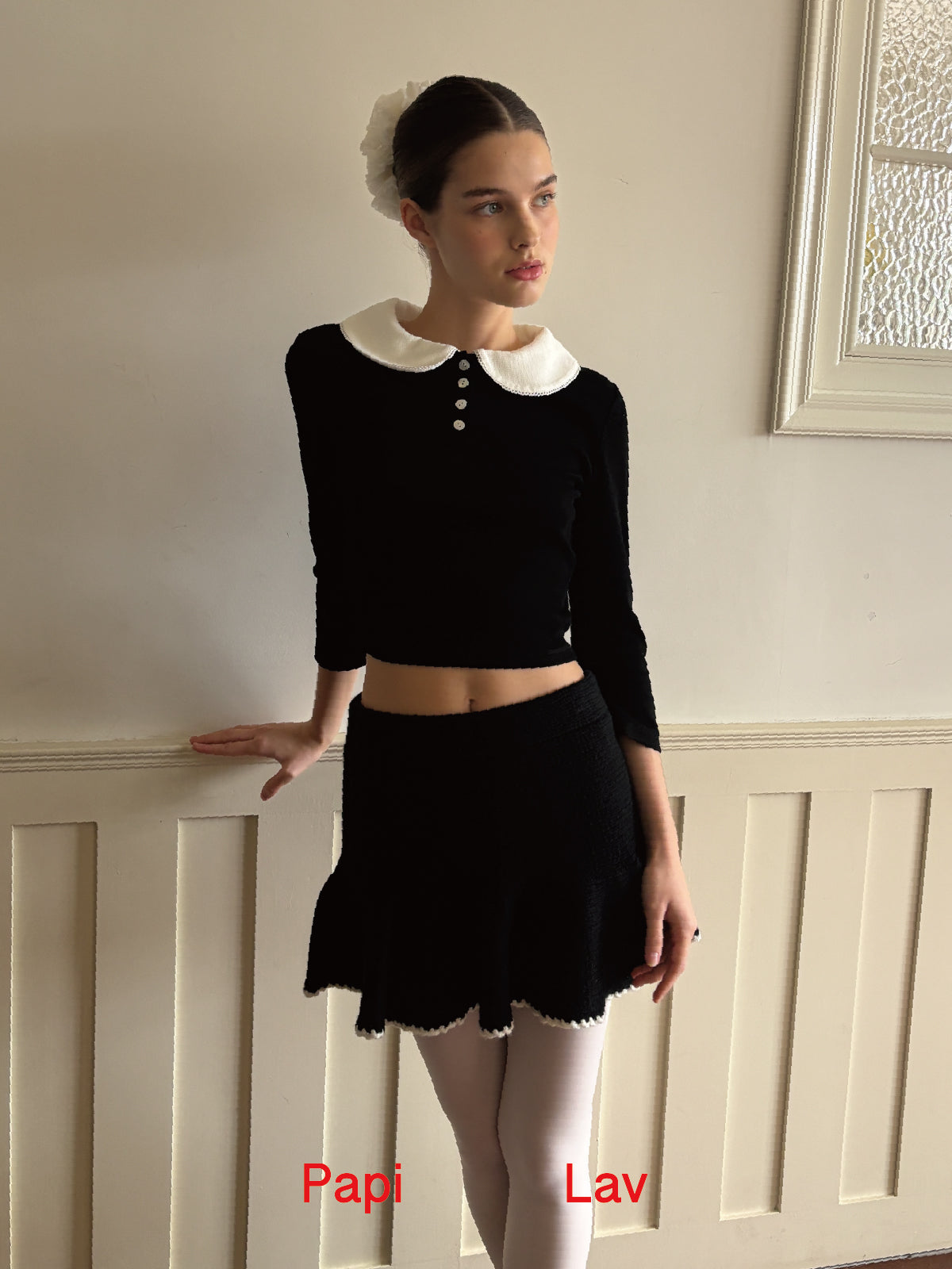 BLACK GENTLE TOP