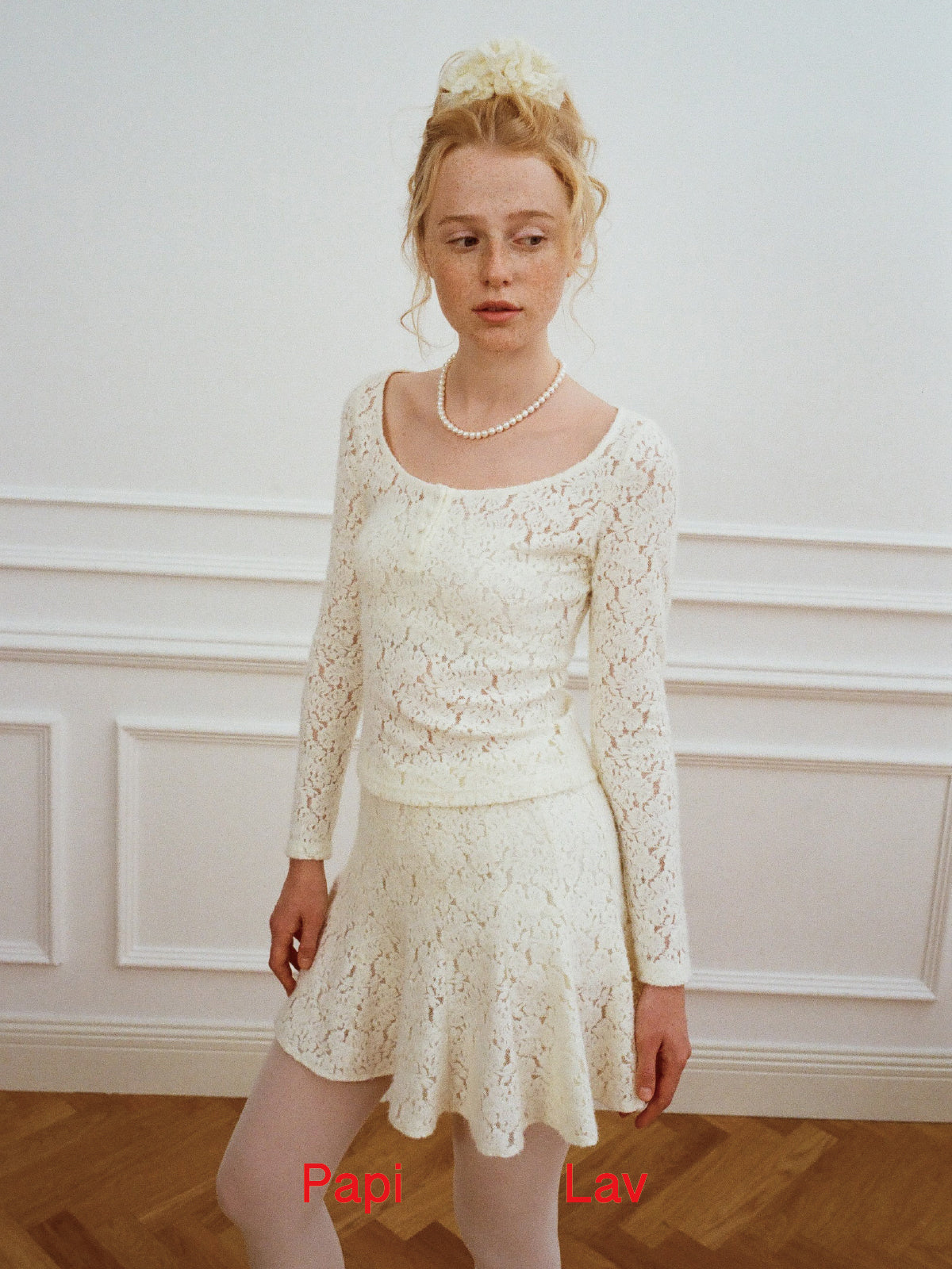 CREAM LACE ROSE TOP AND VAGUS SKIRT SET
