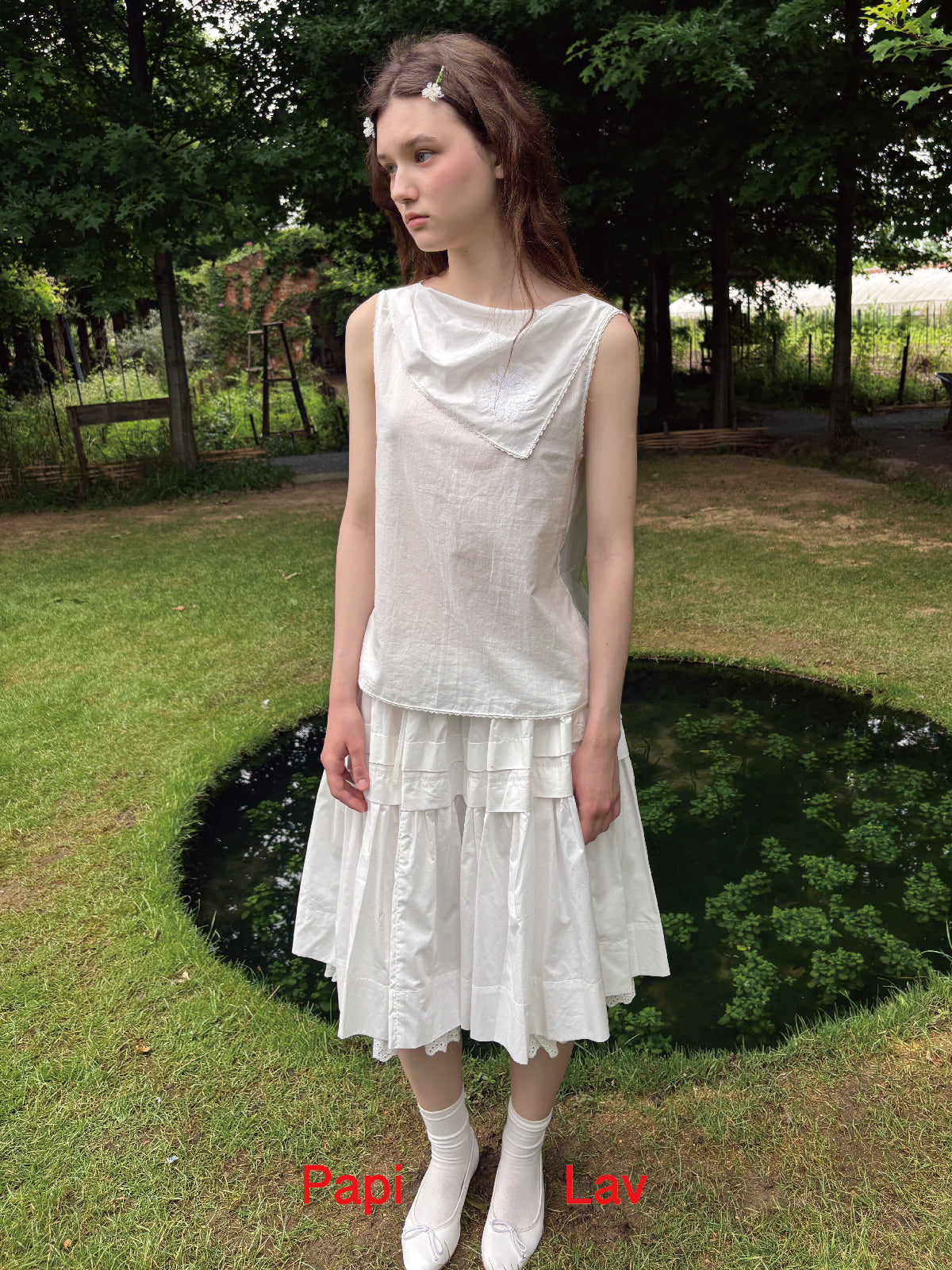 WHITE WIND CHIME TOP