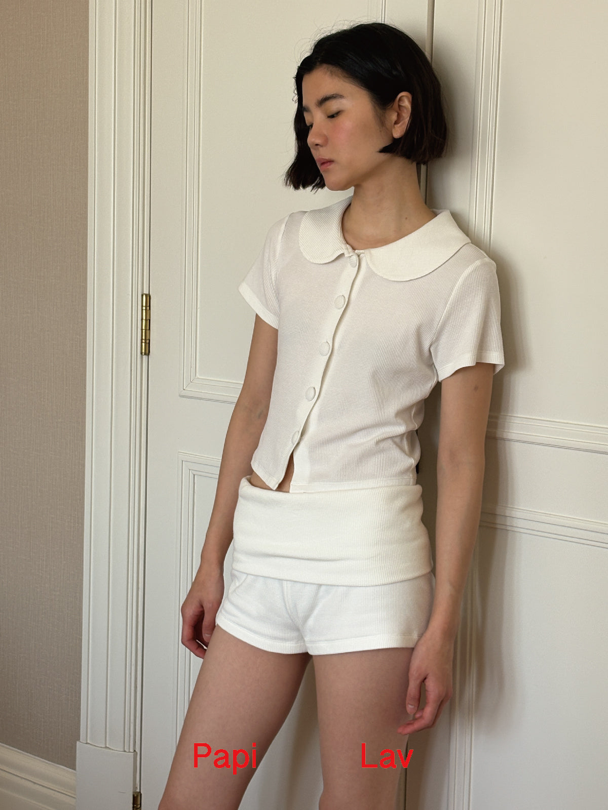 WHITE RIZZ SHORTS