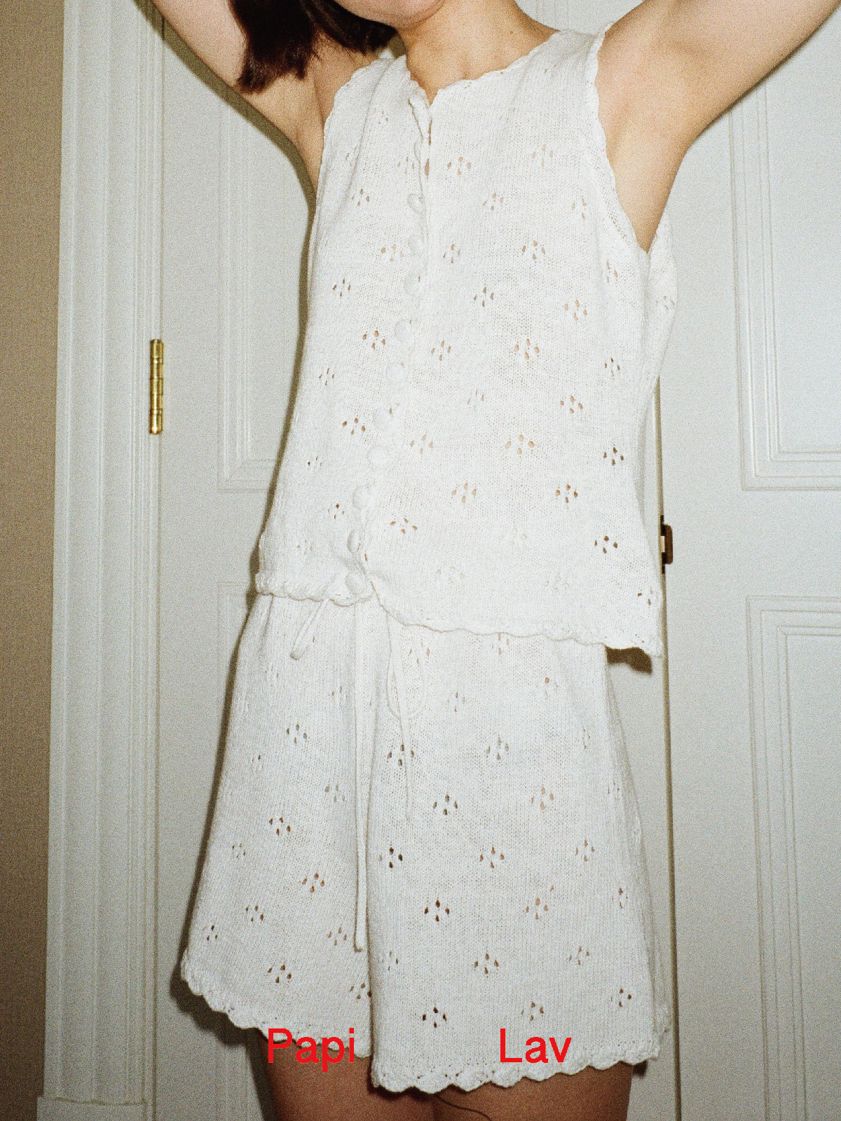 BEIGE DEMURE SHORTS