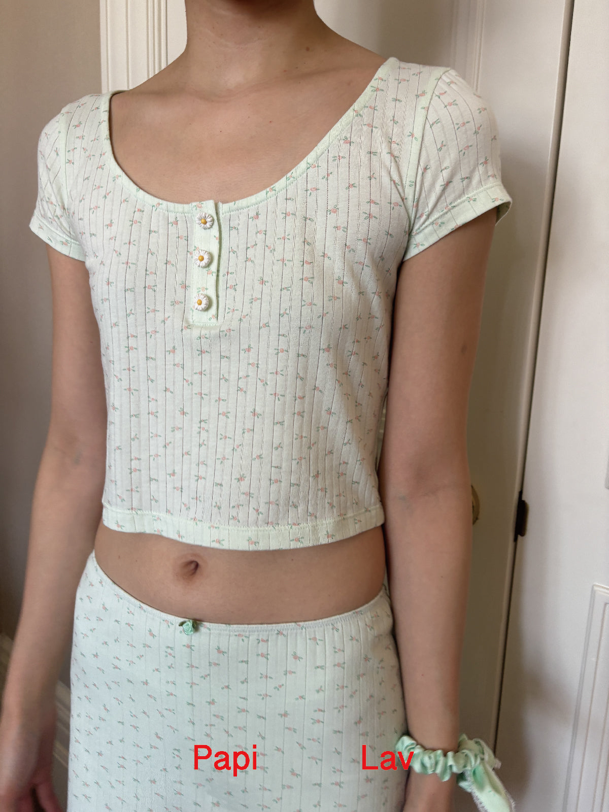 GREEN FLORAL PRINT CHATTER-BOX TOP