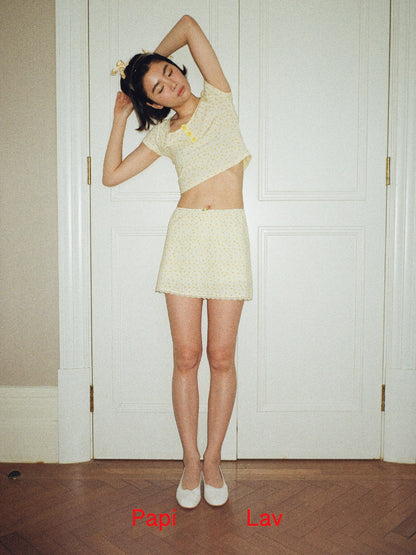 YELLOW FLORAL PRINT CHATTER-BOX TOP